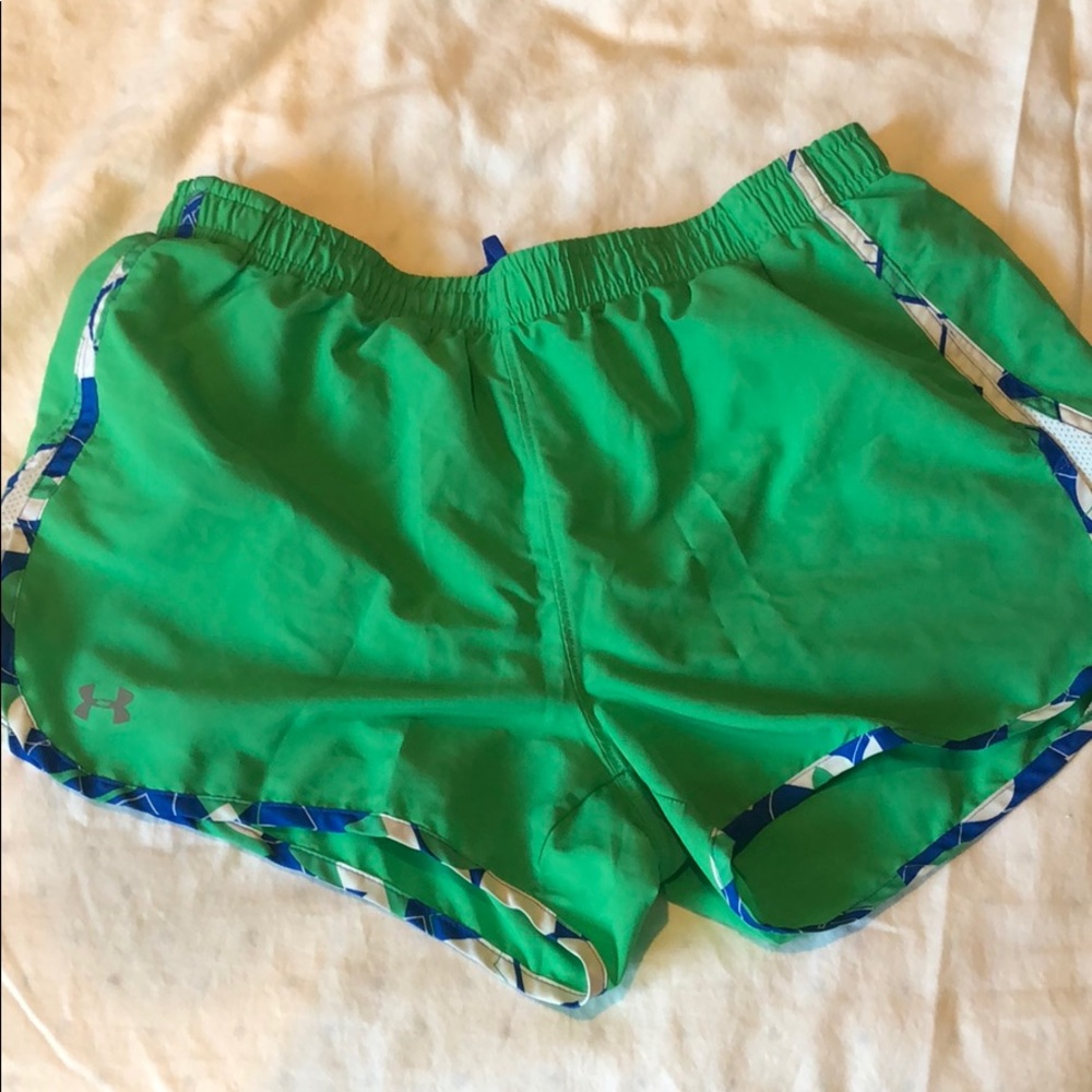 UNDERARMOUR shorts